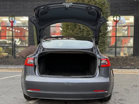 Used 2018 Tesla Model 3 Long Range image 17