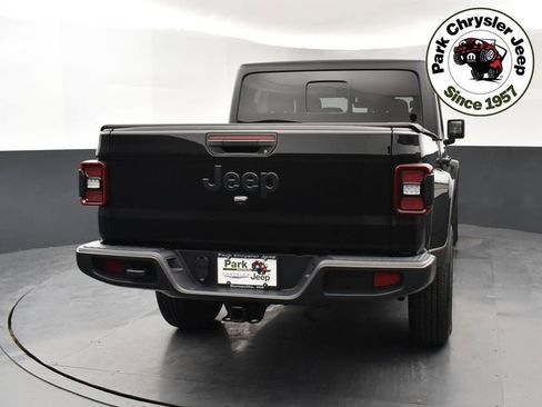 Used 2024 Jeep Gladiator Sport image 5