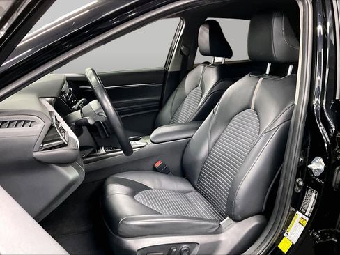 Used 2024 Toyota Camry SE w/ Blackout Package (TMS) FWD image 7
