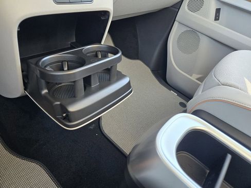 New 2025 Volkswagen ID. Buzz Pro S Plus RWD image 15