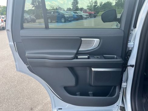 New 2026 Ford Expedition Platinum AWD/4WD image 9