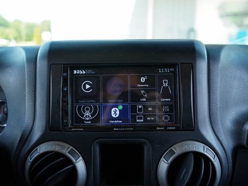 Used 2014 Jeep Wrangler Unlimited Sport AWD/4WD image 11