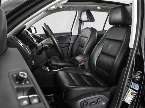 Used 2016 Volkswagen Tiguan SEL image 17