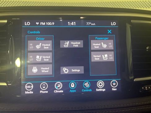 Used 2020 Chrysler Pacifica Limited FWD image 28