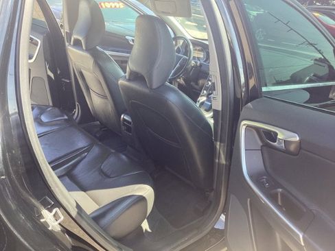 Used 2016 Volvo XC60 T5 Premier image 7