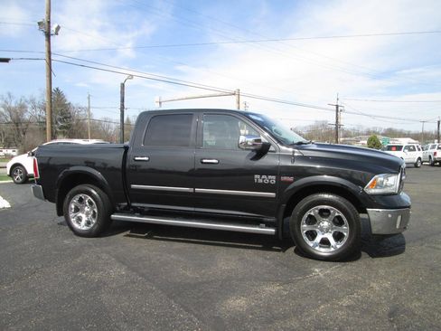Used 2018 RAM 1500 Laramie w/ Convenience Group AWD/4WD image 1
