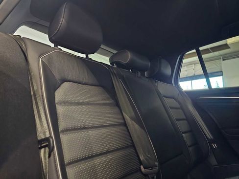 Used 2019 Volkswagen Golf R 4-Door image 13