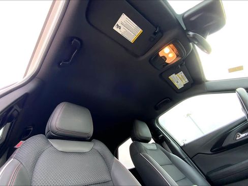 Used 2021 Chevrolet TrailBlazer RS w/ Technology Package image 12