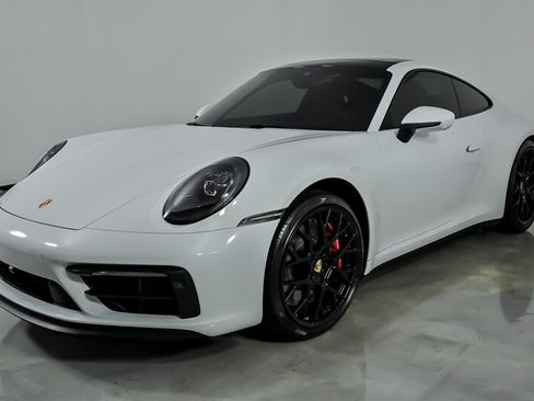 Used 2024 Porsche 911 Carrera GTS RWD image 6
