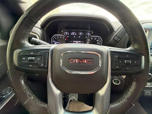 Used 2019 GMC Sierra 1500 SLT w/ X31 Off-Road Package AWD/4WD image 18