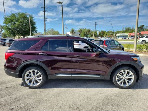 Used 2023 Ford Explorer Platinum w/ Technology Package AWD/4WD image 6