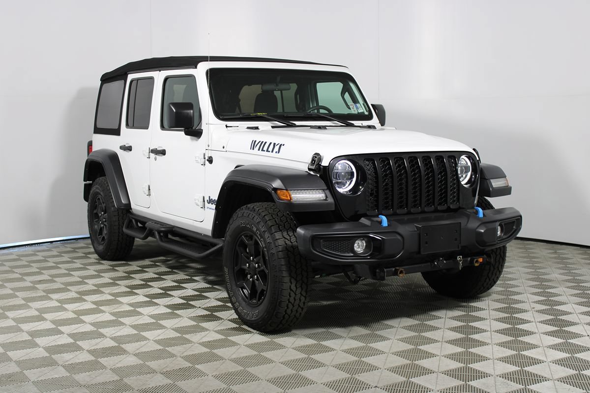 Used 2023 Jeep Wrangler Unlimited w/ Cold Weather Group AWD/4WD image 24