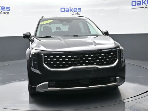 Certified 2025 Kia Carnival SX image 3