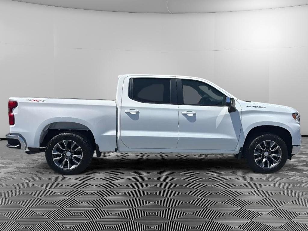Used 2023 Chevrolet Silverado 1500 LT AWD/4WD image 6