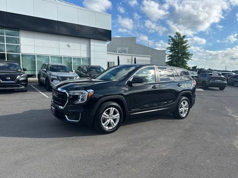 Used 2024 GMC Terrain SLE AWD/4WD image 3