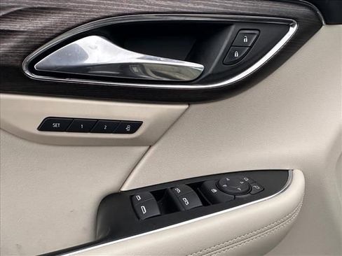 Certified 2023 Buick Envision Avenir image 22