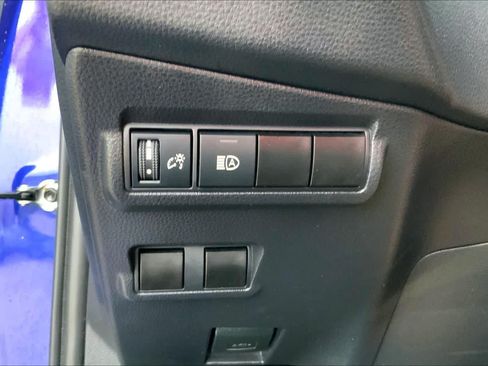 Used 2024 Toyota Corolla Cross LE w/ Moonroof Package FWD image 34