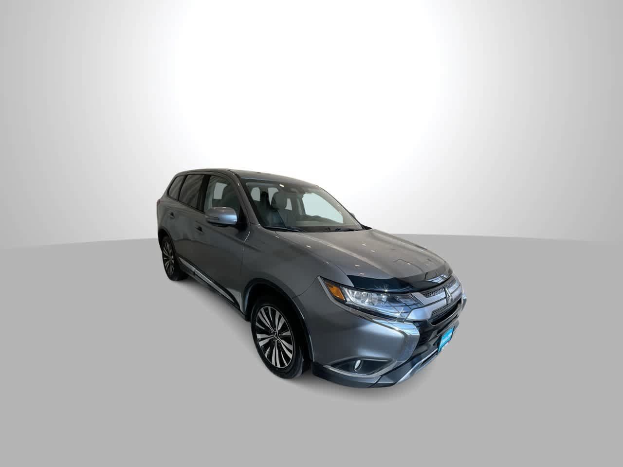 Used 2020 Mitsubishi Outlander SE AWD/4WD image 2