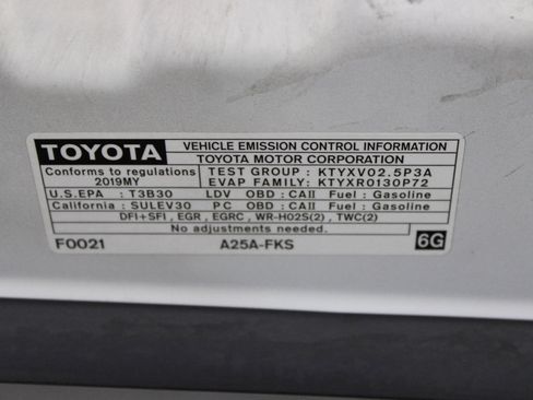 Used 2019 Toyota Camry SE FWD image 27