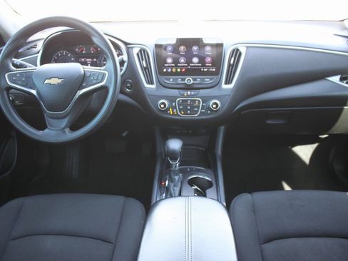 Used 2022 Chevrolet Malibu LT image 8