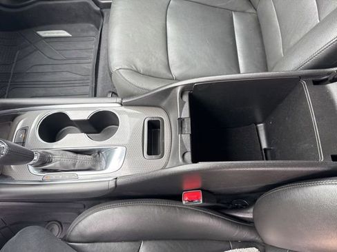 Used 2019 Chevrolet Malibu LT w/ Leather Package FWD image 17