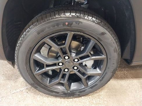 New 2025 Jeep Grand Cherokee Limited image 21