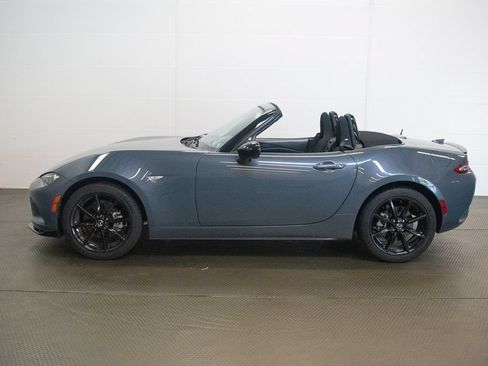 Used 2021 MAZDA MX-5 Miata Club RWD image 7