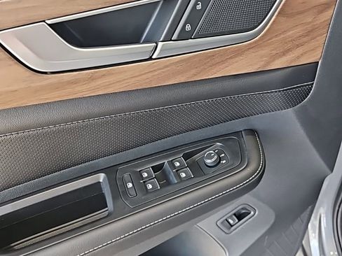 New 2026 Volkswagen Atlas SE FWD image 30
