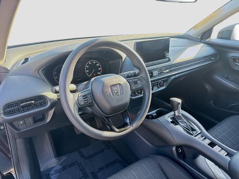 Used 2023 Honda HR-V LX image 9