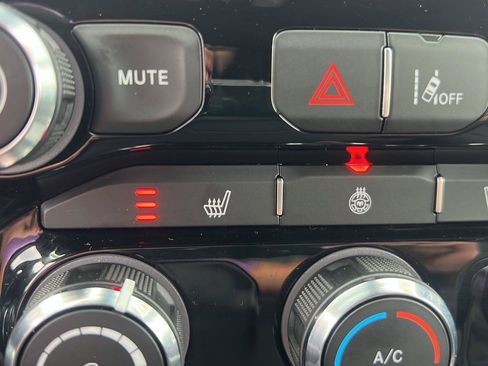Used 2025 RAM 1500 Big Horn AWD/4WD image 42