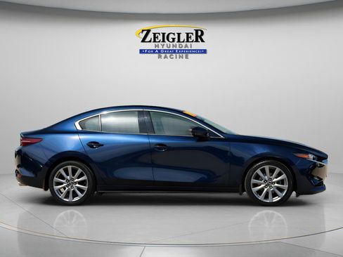 Used 2019 MAZDA MAZDA3 AWD Sedan w/ Premium Package image 8