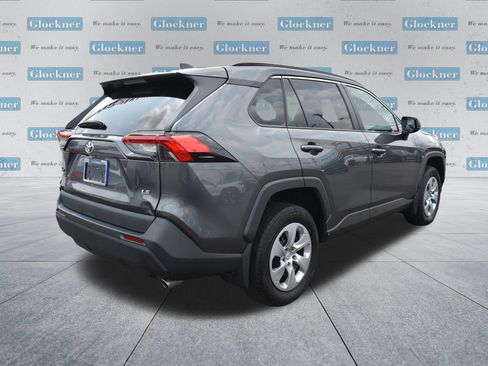 Used 2021 Toyota RAV4 LE FWD image 6