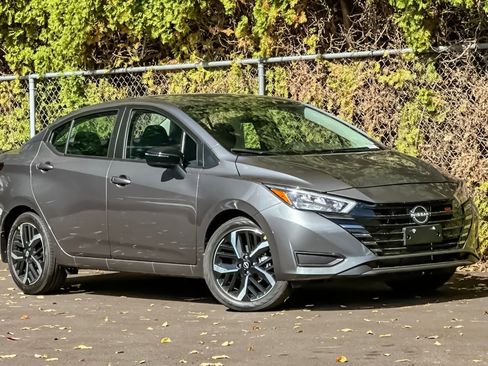 Used 2025 Nissan Versa SR w/ Trunk Package image 2