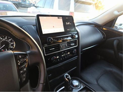 Certified 2024 INFINITI QX80 Luxe image 7
