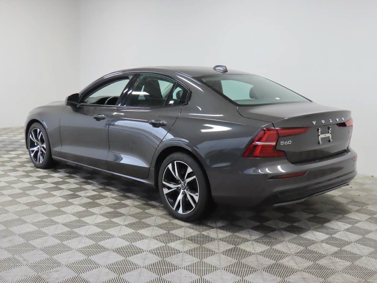 Used 2024 Volvo S60 B5 Core FWD image 3
