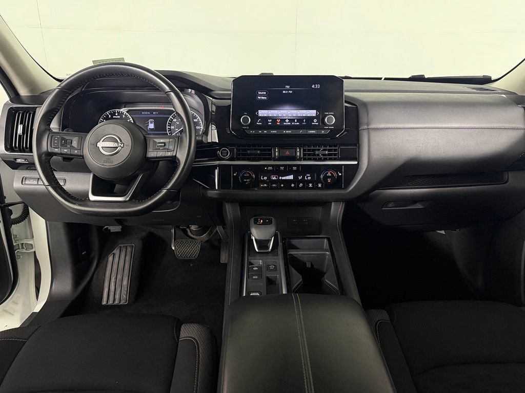 Used 2024 Nissan Pathfinder SV FWD image 14