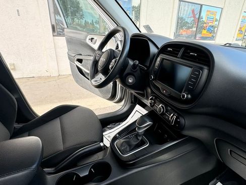 Used 2024 Kia Soul LX w/ Option Group 015 FWD image 15