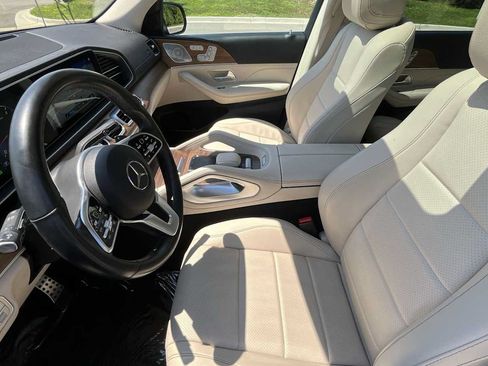Used 2022 Mercedes-Benz GLS 450 4MATIC image 12