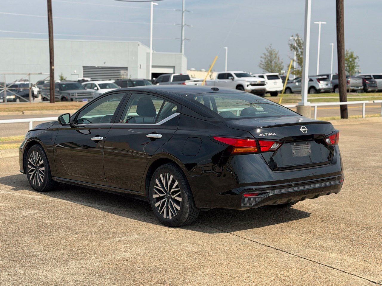 Certified 2025 Nissan Altima 2.5 SV FWD image 4