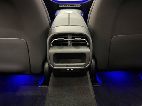 Used 2025 Mercedes-Benz E 350 Sedan image 19