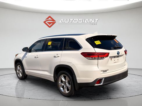 Used 2017 Toyota Highlander Limited AWD/4WD image 4