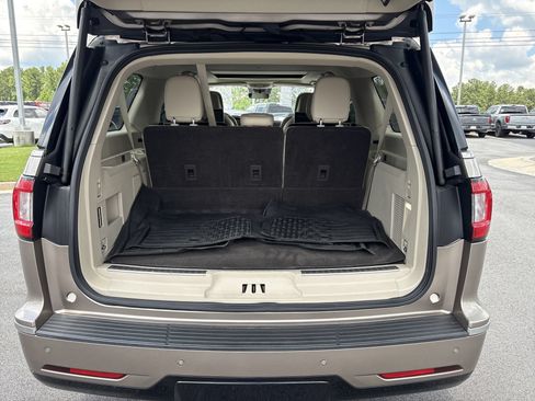 Used 2020 Lincoln Navigator L Reserve w/ Luxury Package AWD/4WD image 21