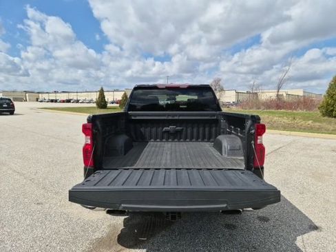 Used 2022 Chevrolet Silverado 1500 LT w/ Z71 Off-Road Package AWD/4WD image 10