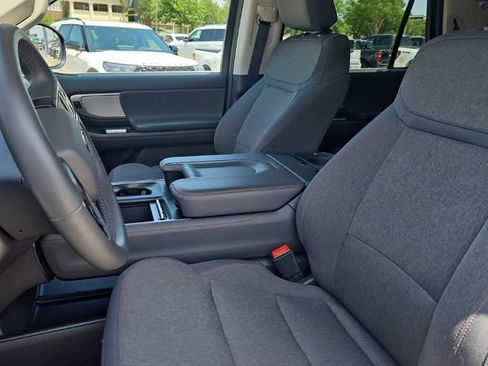 Used 2025 Ford Expedition Active AWD/4WD image 12