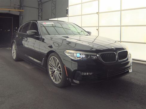 Used 2018 BMW 530i w/ Premium Package image 3
