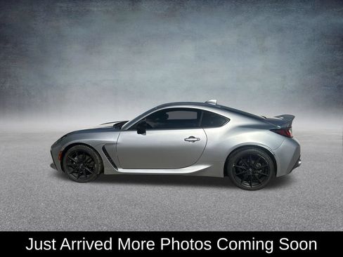Used 2022 Toyota GR86 Premium w/ ALL Weather Mat Package (TMS) RWD image 2