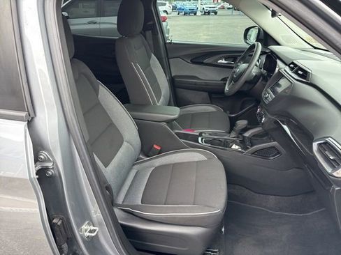 Used 2023 Chevrolet TrailBlazer LT FWD image 17