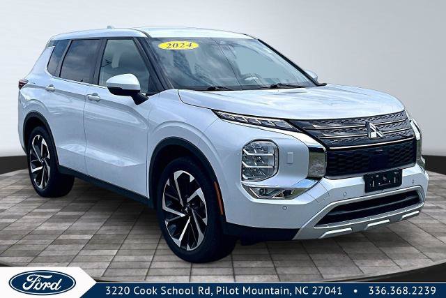 Used 2024 Mitsubishi Outlander AWD image 1
