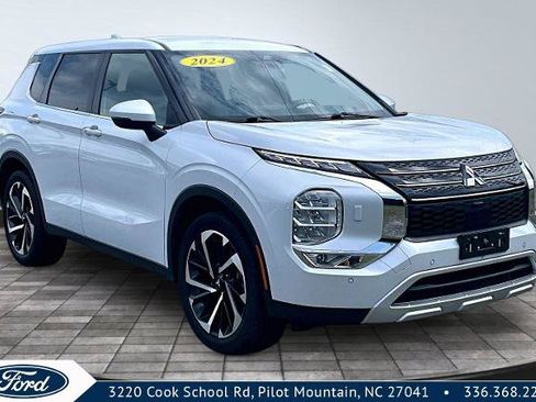 Used 2024 Mitsubishi Outlander AWD image 1