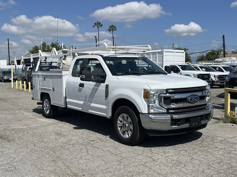Used 2022 Ford F250 XL w/ STX Appearance Package RWD image 1